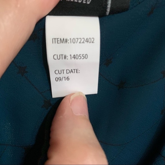 Torrid Chiffon Sheer Loose Flowing Ruffle Sleeves Dark Green Star Print. M/L - Picture 3 of 8